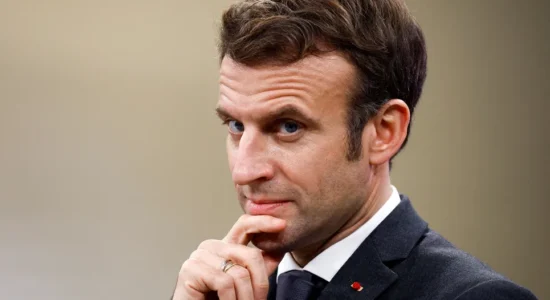 Presidenti francez mbështet ndalimin e shamisë në garat sportive