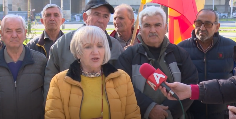 (VIDEO) Pensionistët protestuan para qeverisë, kërkojnë rritje lineare të pensioneve