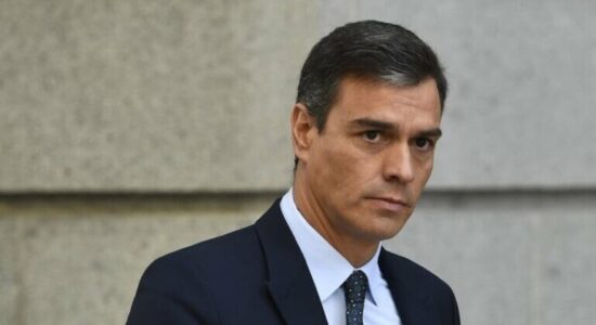 Izraeli “është mik i Spanjës”, siguron Sanchez, por ai nuk po ndryshon qëndrimin e tij për luftën