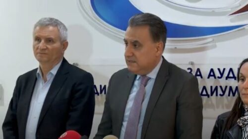 (VIDEO) ASHMAA paralajmëron padi ndaj Ministrisë së Informatikës për shkurtimin e buxhetit