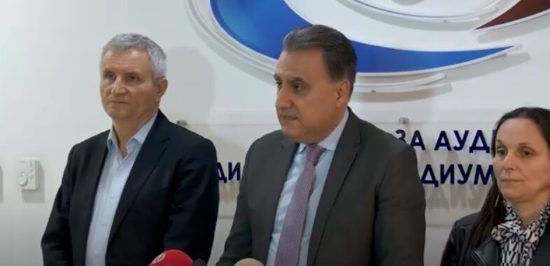(VIDEO) ASHMAA paralajmëron padi ndaj Ministrisë së Informatikës për shkurtimin e buxhetit