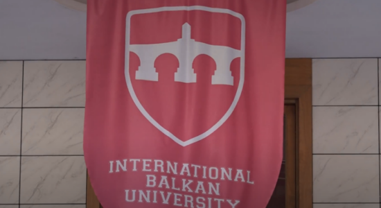 (VIDEO) Në UNB u regjistruan 3800 studentë, dy mijë diplomuan