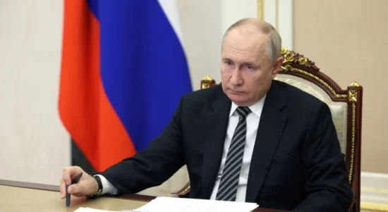 Putin nënshkruan dekretin për konfiskimin e aseteve amerikane