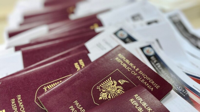 Pasaporta e Shqipërisë e 42-ta në indeksin e vitit 2024, lëvizje e lirë në 121 vende të botës