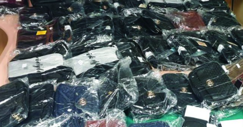 Dogana e Maqedonisë parandalon kontrabandën e 45 çantave dhe katër valixheve