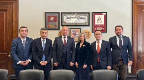 Liderët e Lidhjes takojnë në Uashington Senatoren Joni Ernst
