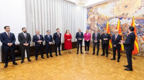 Presidenti Pendarovski takon kryeministrin Xhaferi dhe ministrat
