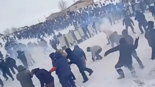 Protesta të dhunshme në një rajon të Rusisë kundër luftës në Ukrainë