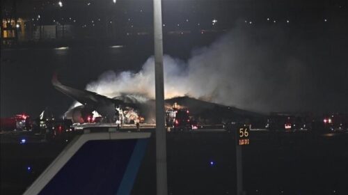 Japonia nis hetimet pas përplasjes së avionëve në aeroportin e Tokios