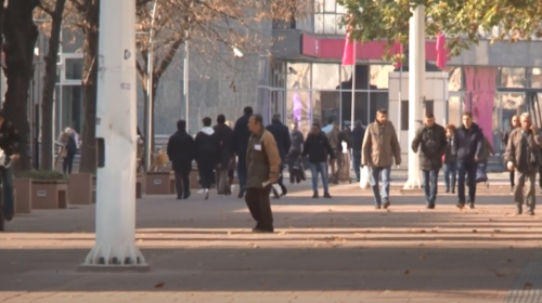 (VIDEO) Qytetarët thonë se tash është vonë për ta ndaluar ikjen e të rinjve