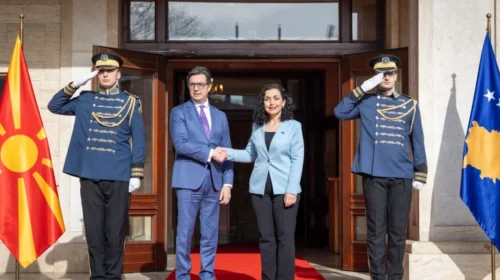 (VIDEO) Pendarovski në fund të mandatit zgjedh të vizitojë Kosovën