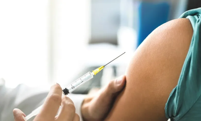 OBSH: Vaksinat kundër COVID-19 shpëtuan 1.4 milionë jetë në Evropë