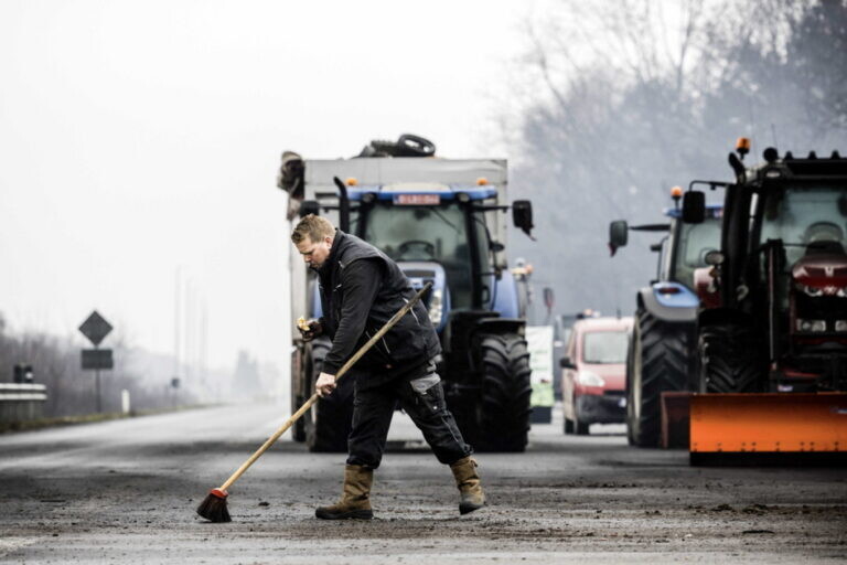 Lëvizja e radhës së fermerëve në Belgjikë, 15 traktorë ‘zbarkojnë’ jashtë shtëpisë së kryeministrit