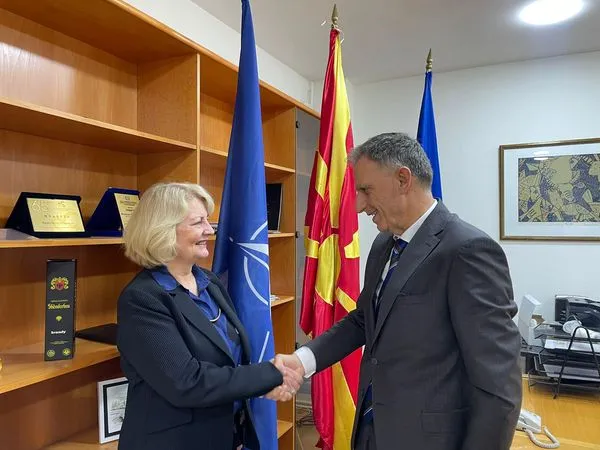 Ministri i Shëndetësisë Ilir Demiri takim me dr. Anne Johansen, përfaqësuese speciale e OBSH-së në vend