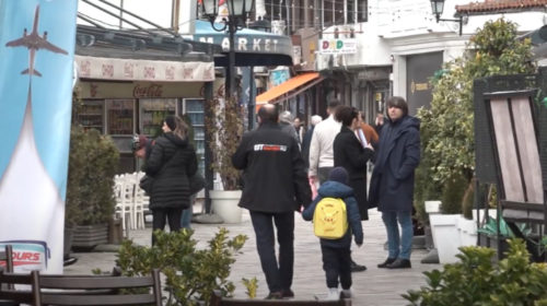 (VIDEO) Qytetarët ankohen se nuk kanë kushte për t’i ndryshuar të gjitha dokumentet