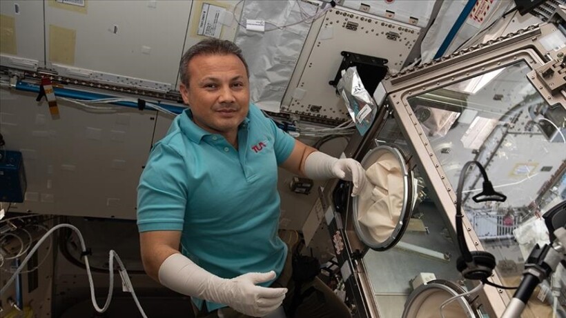 Astronauti i parë turk kryen eksperimentin e fundit shkencor në Stacionin Ndërkombëtar Hapësinor