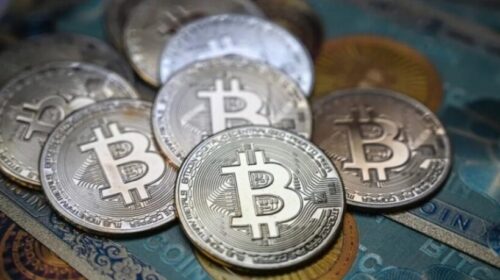 Bitcoin arrin në mbi 50,000 dollarë – për herë të parë në më shumë se dy vjet