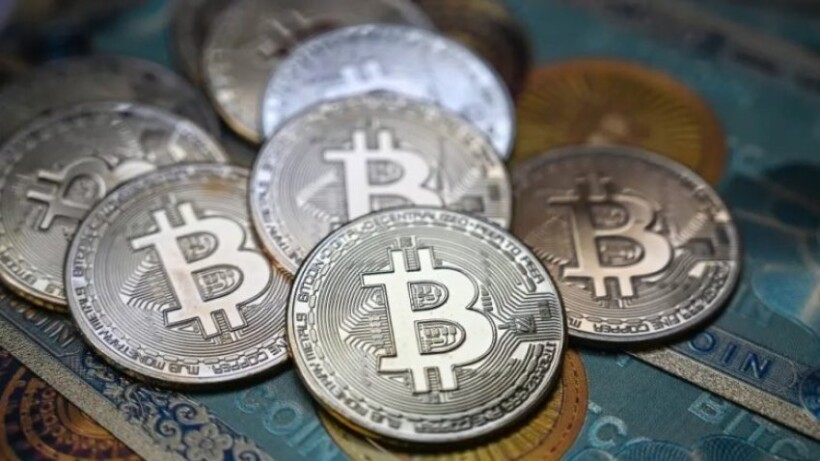 Bitcoin arrin në mbi 50,000 dollarë – për herë të parë në më shumë se dy vjet