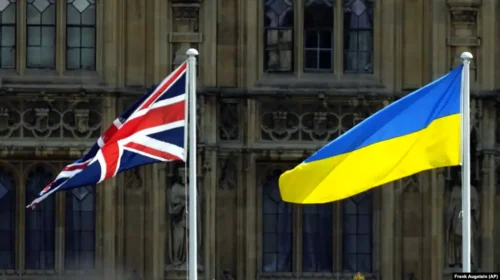 Dy vite nga nisja e konfliktit në Ukrainë, Britania vendos sanksione të reja ndaj Rusisë