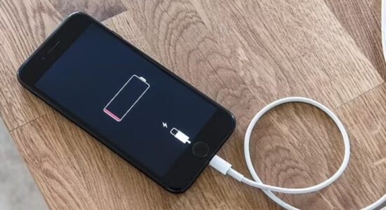 Nëse doni që bateria e iPhone-it tuaj të zgjasë më shumë, atëherë duhet të përdorni patjetër këto dy metoda