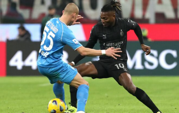 Milan i falet një goli, Leao-Theo dhurojnë spektakël ndaj Napolit