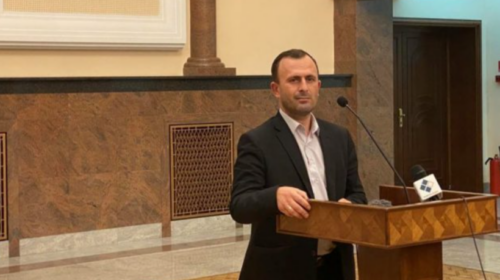 (VIDEO) Kryeparlamentari Mitreski për vazhdimin e afatit të pasaportave: Marrëveshjet ndërkombëtare nuk mund të ndryshohen