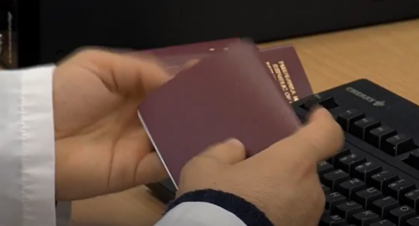 (VIDEO) MPB: Qytetarët do të informohen me SMS kur t’i kenë gati pasaportat