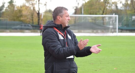 Voska Sport ndahet me trajnerin Milan Radoviq