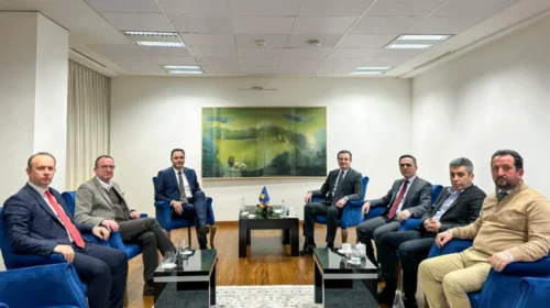 Taravari: Ejani të shkojmë në zgjedhje në koalicion me opozitën shqiptare