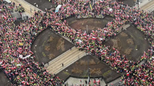 Protestat e fermerëve, Polonia paralajmëron mbylljen e kufirit me Ukrainën, Kievi kundërshton