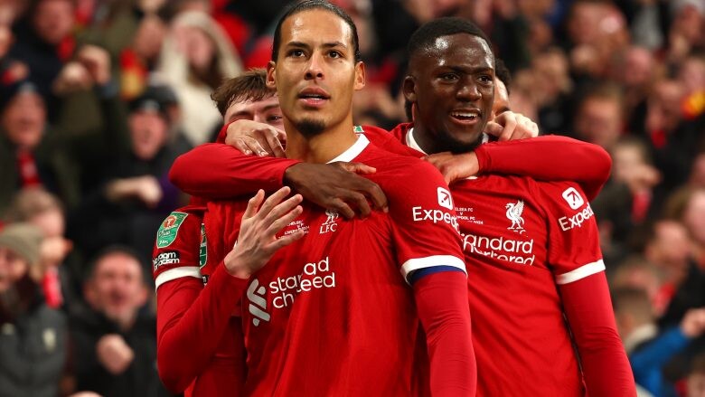 Van Dijk, heroi i Liverpoolit: Reds mposhtin Chelsean dhe fitojnë Carabao Cup