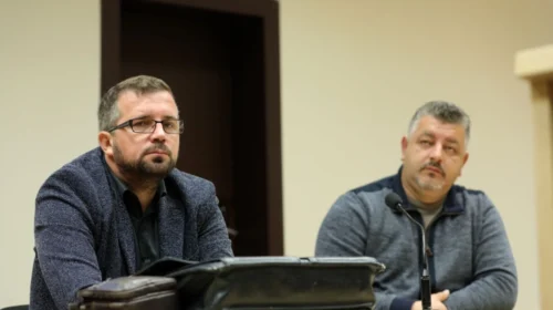 (VIDEO) Pronari i “Besa Trans” dënohet me 20 muaj burg  per falsifikimin e licencës