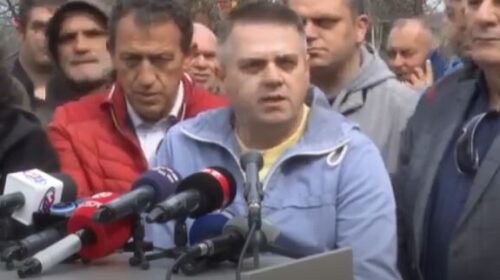 (VIDEO) Protestojnë të punësuarit në Postat e Maqedonisë së Veriut, kërkojnë pagesë të rregullt të pagave