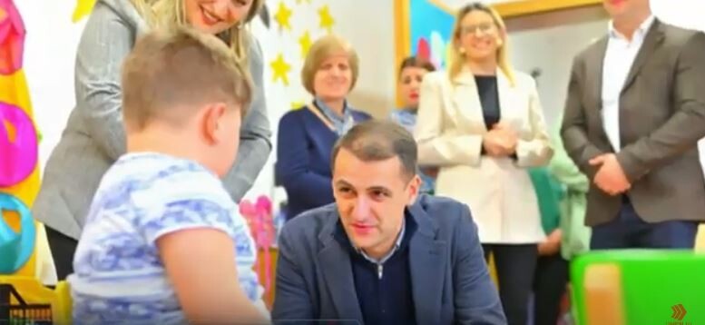 (VIDEO) Velkovski: 270 fëmijë në listën e pritjes në çerdhet në Tetovë