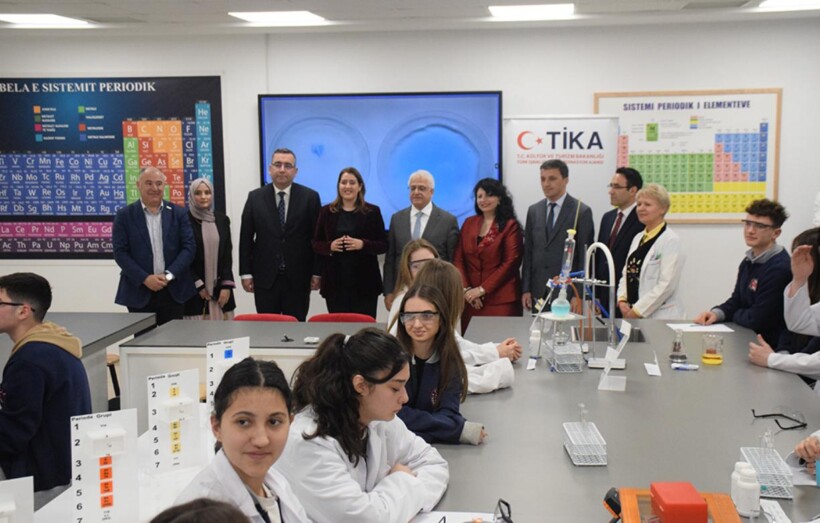 Nënkryetari i TIKA-s, Dr. Mahmut Çevik në Shqipëri: Do të japim mbështetje në sektorin arsimor – bëhet hapja e laboratorëve të kimisë dhe biologjisë