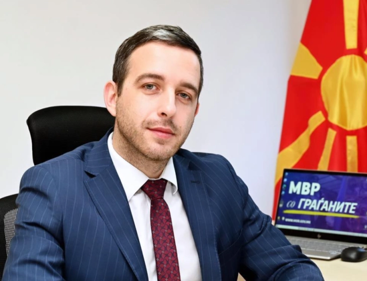 Bojmacaliev: Kontrolli i brendshëm po heton pse qytetarët nuk mund të marrin pasaportat e gatshme
