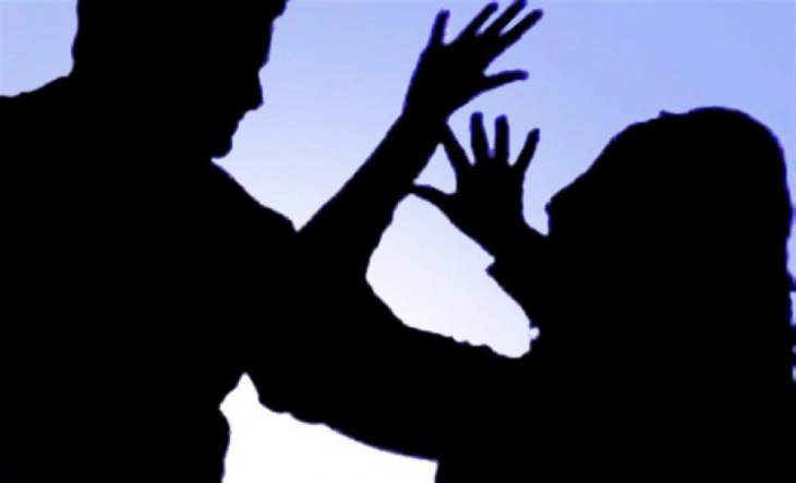 Kallëzim penal për një zyrtar policor për dhunë në familje