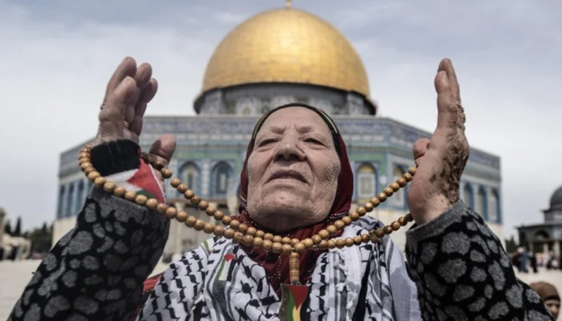 125.000 palestinezë falën namazin e xhumasë në Al-Aksa pavarësisht kufizimeve izraelite