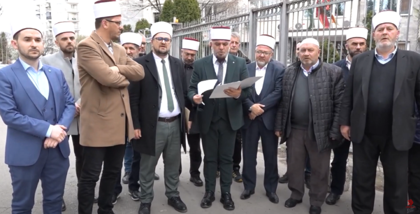(VIDEO) Hoxhallarët e Tetovës shkojnë në konak të reisit