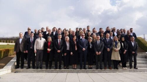 Liderët e koalicionit VLEN qëndruan për vizitë në Prekaz të Epërm