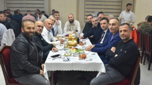 Osmani në iftar me aktivistët e lagjeve Fushë Topanë, Skender Metallari dhe Dyqanxhik