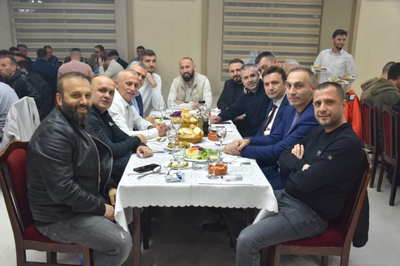 Osmani në iftar me aktivistët e lagjeve Fushë Topanë, Skender Metallari dhe Dyqanxhik