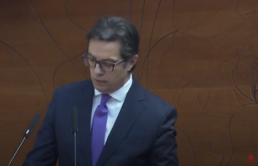 (VIDEO) Pendarovski kundër Siljanovskës për faljen e autorëve të 27 prillit të përgjakshëm