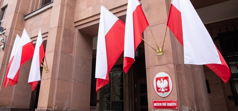 Polonia merr masa drastike në politikën e jashtme, kryeministri tërheq nga detyra 50 ambasadorë