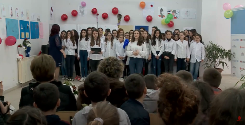 (VIDEO) Politikanët urojnë 7 Marsin, ditën e mësuesit