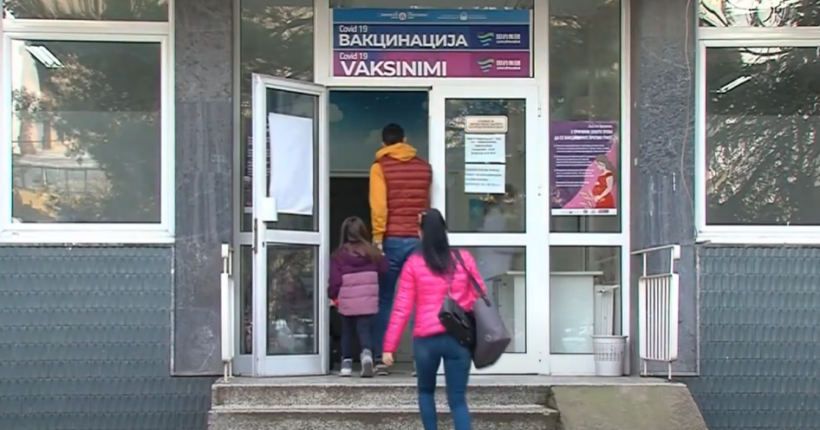 (VIDEO) Nga e hëna fëmijët me tre doza vaksine do të shkojnë në kopshte