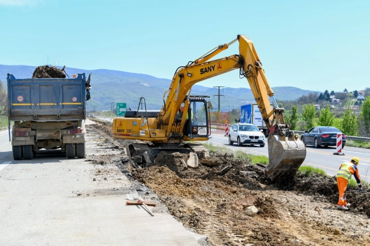 Xhaferi në inspektim të aktiviteteve ndërtimore të segmentit Petrovec – Katllanovë