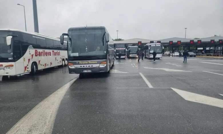 Serbia bllokon autobusët nga Kosova në kufi – bëhet thirrje për vigjilencë