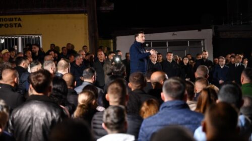 (VIDEO) Osmani kritikon VMRO-në: Çfarë fjalori është ky: “ta kthejmë maqedoninë të bëhet e jotja”