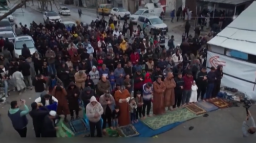 (VIDEO) Festa nën bomba, palestinezët u munduan të gjejnë pak mundësi për festë